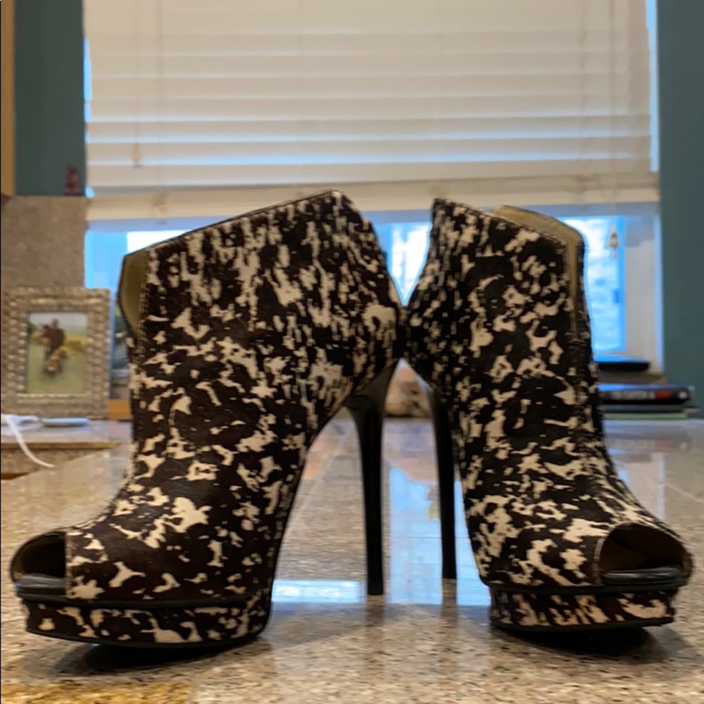 Kenneth Cole heeled boots